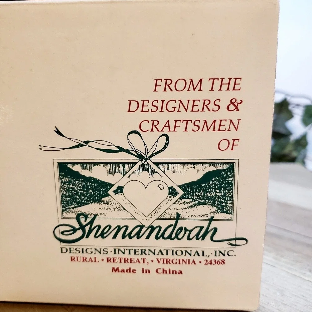 The Keeper Of Woodland Animals Mantle Desk or Shelf Figurine‎ Shenandoah  NIB